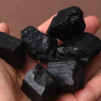 Prírodné Minerálne Vzor Čierny Turmalín Hrubý Štrk Nepravidelný Crystal Kameň Liečivých Jet Kameň Zbierky Eliminovať Magnetizmus