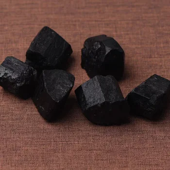 Prírodné Minerálne Vzor Čierny Turmalín Hrubý Štrk Nepravidelný Crystal Kameň Liečivých Jet Kameň Zbierky Eliminovať Magnetizmus