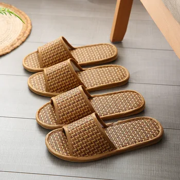 Na jar a v lete bambusu tkané ratanový a tráva milovníkov slamy mat papuče vnútorné drevené podlahy domov bielizeň, papuče