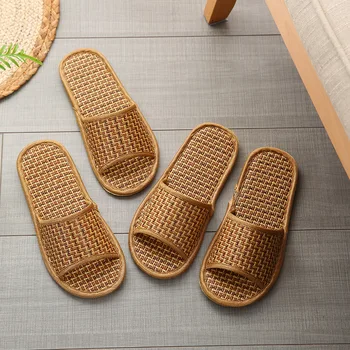 Na jar a v lete bambusu tkané ratanový a tráva milovníkov slamy mat papuče vnútorné drevené podlahy domov bielizeň, papuče