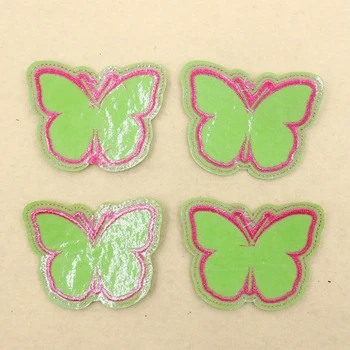 2 KS DIY Patch Roztomilý 3D Butterfly Škvrny Cartoon Zvierat Výšivky Nášivka Žehlička na Transfery na Oblečenie Oblečenie, Šitie Textílie