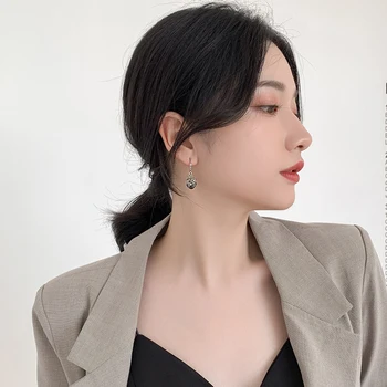 Kórejský hot predaj módne šperky vintage black crystal prívesok náušnice elegantné dámske geometrické náušnice