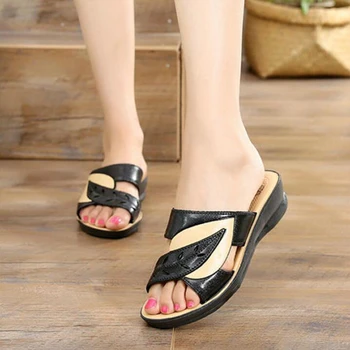2020 Lete ženy ploché sandále, Topánky žena black white beach papuče kolo prst pohodlné sandále, žabky ženské topánky W01