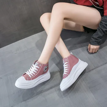 Vysoká gang malé biele topánky ženy 2020 jeseň nových študentov plátno topánky dámske čisté červené zvýšené bežné topánky ženy