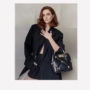 2021 nové luxusné veľké značky žena vrece vedro vrece veľké nit diamond ramenný messenger malé námestie taška z ovčej reťazca taška