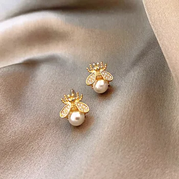 Nový kórejský módne crystal pearl náušnice žena jednoduchý malý luk jemné náušnice môžu byť použité ako svadobný darček