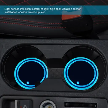 LED Držiak Svetiel Auto Tácky 7 Farieb sa Meniace Svetlo Nabíjania cez USB Luminiscenčných Pohár Pad Interiéru Atmosféru Lampa Piť Mat
