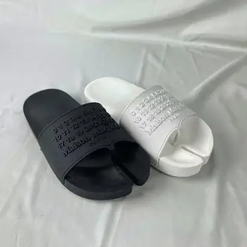 Luxusná značka pláž obuv Muži a ženy papuče vonkajšie non-slip topánky letné sandále a papuče kvality Split prst topánky