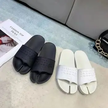 Luxusná značka pláž obuv Muži a ženy papuče vonkajšie non-slip topánky letné sandále a papuče kvality Split prst topánky