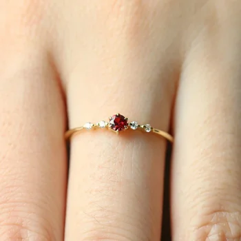 Horúca novinka 18K Zlata Qilimigu Á ruby krúžok žien Európskych a Amerických módnych zapojenie strana diamantový prsteň