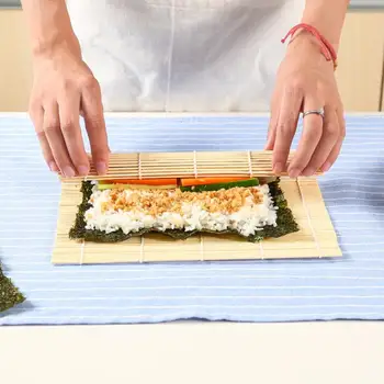1pcs Sushi Nástroj Bambusu Koľajových Mat DIY Onigiri Ryža Navi Chicken Roll List Maker non-stick riadu Kuchyňa Sushi Maker Nástroje